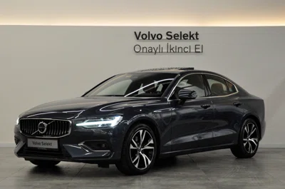 2022 VOLVO S60